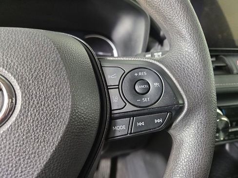 Used 2025 Toyota RAV4 XLE image 23