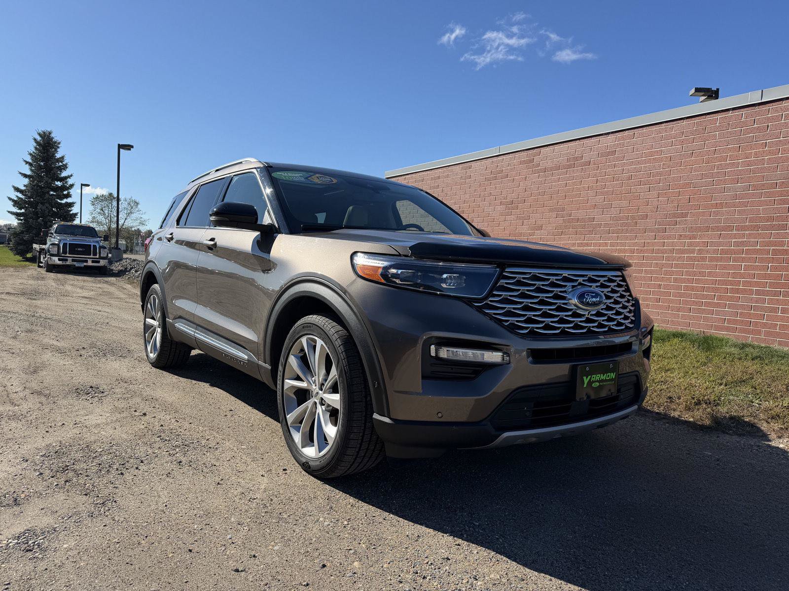 Used 2021 Ford Explorer Platinum w/ Equipment Group 601A AWD/4WD image 3