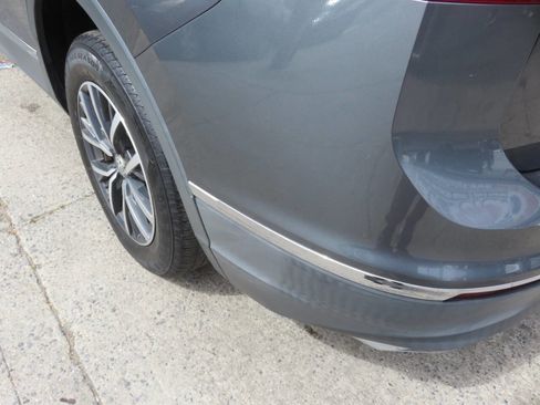 Used 2020 Volkswagen Tiguan SE image 34