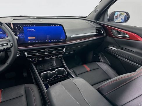 Used 2024 Chevrolet Traverse RS image 24