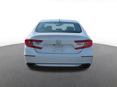 Used 2018 Honda Accord Sport image 5