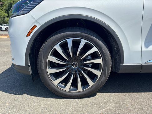 Used 2025 Lincoln Aviator 2WD image 10