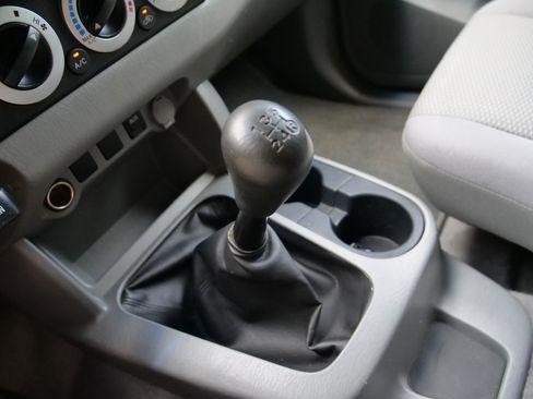 Used 2011 Toyota Tacoma 2WD Regular Cab image 7