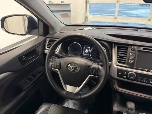 Used 2017 Toyota Highlander Plus image 31