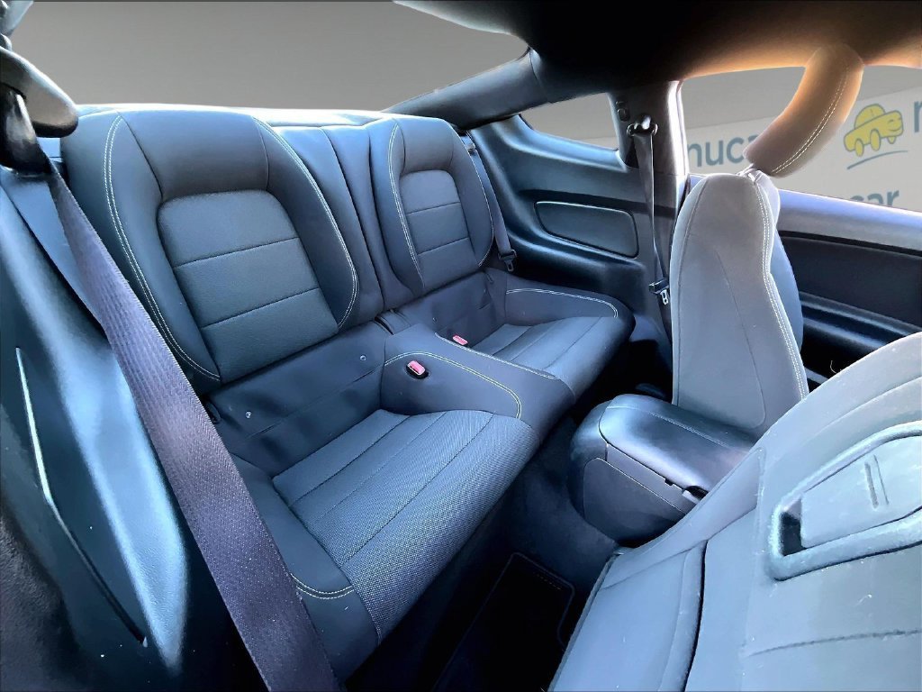 Used 2015 Ford Mustang Coupe RWD image 16