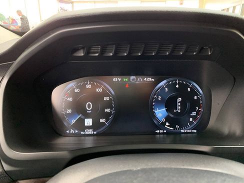 Used 2016 Volvo XC90 T6 Momentum w/ Momentum Plus Package AWD/4WD image 17
