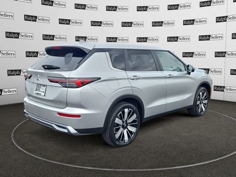 Used 2025 Mitsubishi Outlander SE AWD/4WD image 6