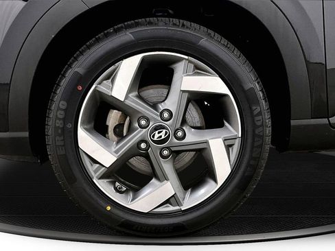 Used 2023 Hyundai Venue SEL FWD image 32
