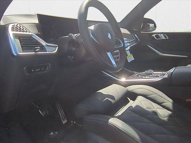 Used 2026 BMW X7 xDrive40i w/ M Sport Package AWD/4WD image 10