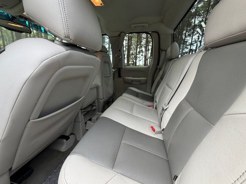 Used 2011 GMC Sierra 2500 SLE image 14