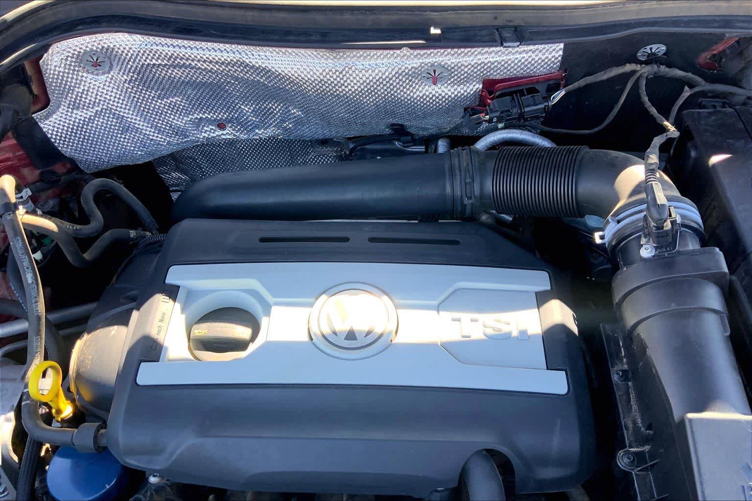 Used 2015 Volkswagen Tiguan SEL FWD image 32