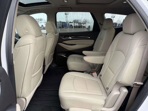 Used 2021 Buick Enclave Essence w/ Sport Touring Edition image 15