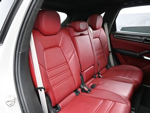 Certified 2022 Porsche Cayenne Turbo image 27