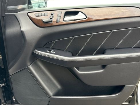 Used 2015 Mercedes-Benz GL 450 4MATIC w/ Parking Assist Package image 23