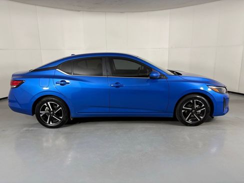 Used 2025 Nissan Sentra SV FWD image 8