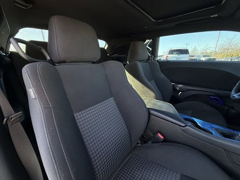 Used 2023 Dodge Challenger R/T w/ Blacktop Package image 29