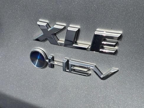 Used 2025 Toyota RAV4 XLE AWD/4WD image 13
