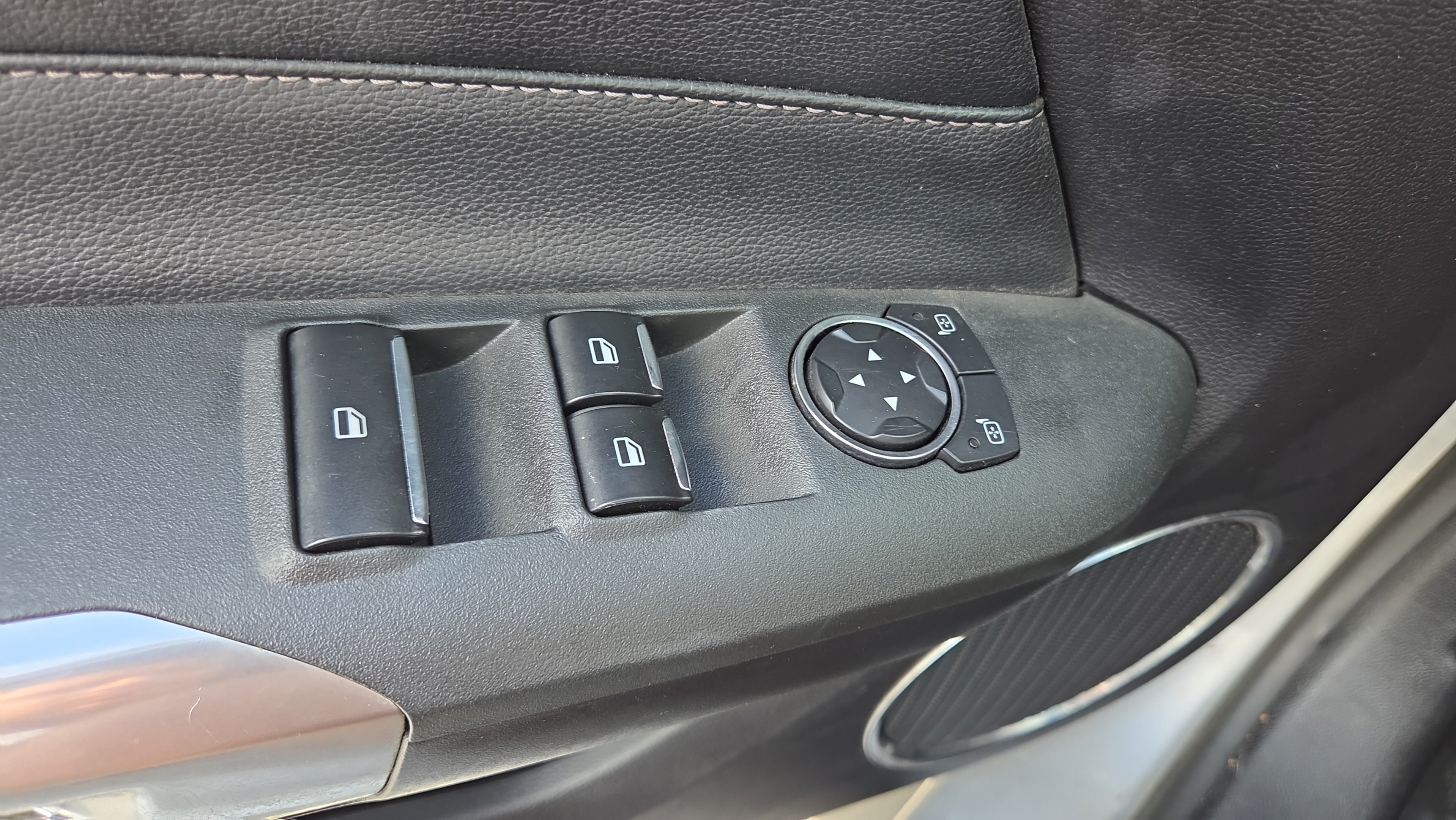 Used 2016 Ford Mustang Premium RWD image 31
