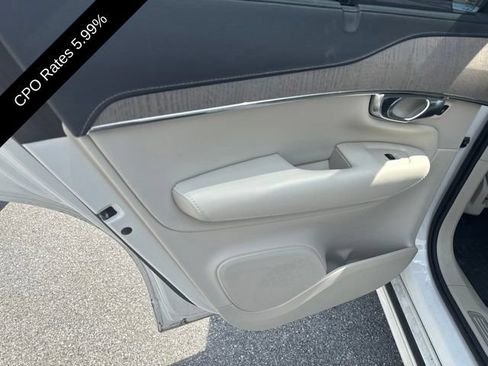 Used 2025 Volvo XC90 T8 Ultra w/ Protection Package Premier AWD/4WD image 17
