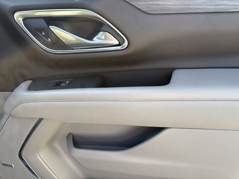 Used 2022 GMC Yukon SLT w/ SLT Luxury Package RWD image 17