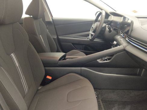 Used 2025 Hyundai Elantra SEL FWD image 21