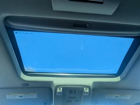 Used 2015 Cadillac Escalade Premium image 42