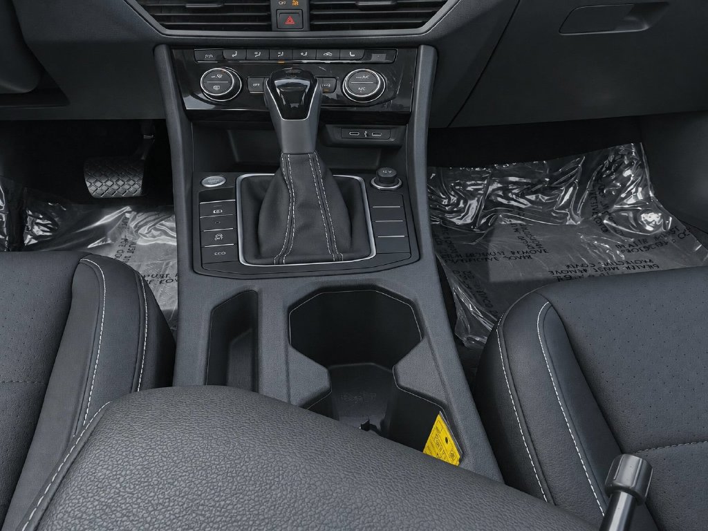 Certified 2023 Volkswagen Jetta SE w/ Panoramic Sunroof Package FWD image 23