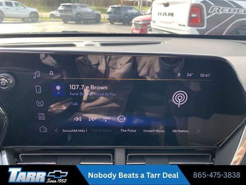 Used 2025 Chevrolet Trax LT w/ LT Convenience Package FWD image 12