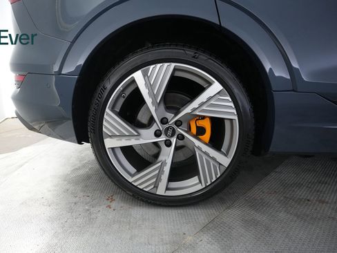 Used 2022 Audi e-tron Prestige AWD/4WD image 22