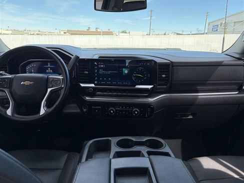 Used 2024 Chevrolet Silverado 2500 LTZ AWD/4WD image 29