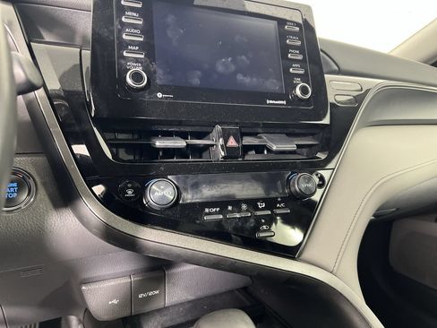 Used 2024 Toyota Camry SE w/ Convenience Package FWD image 19