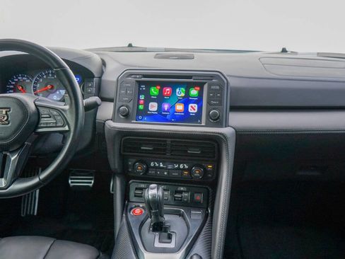 Used 2021 Nissan GT-R Premium image 38
