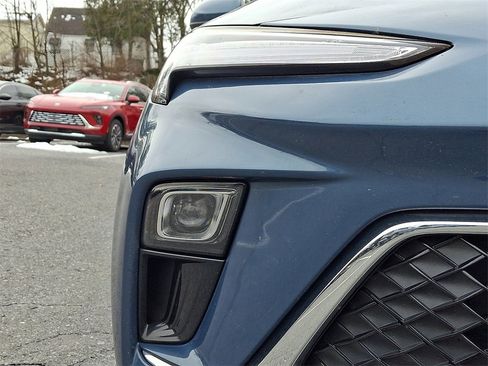 Used 2024 Buick Encore GX Sport Touring image 9