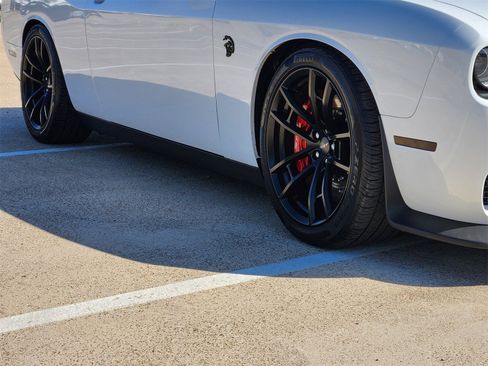 Used 2023 Dodge Challenger SRT Hellcat w/ Driver Convenience Group image 11