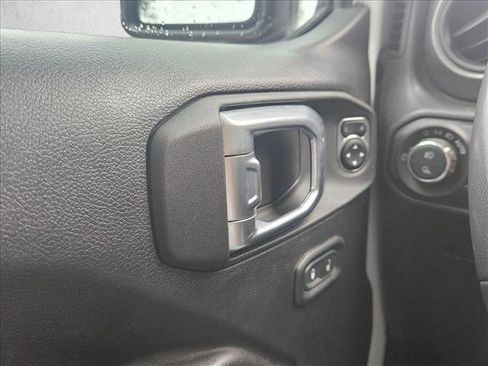 Used 2023 Jeep Gladiator Sport image 21