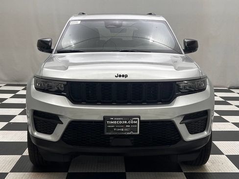 New 2025 Jeep Grand Cherokee Altitude AWD/4WD image 3