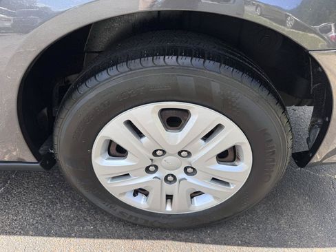 Used 2015 Dodge Grand Caravan American Value Package w/ UConnect Hands-Free Group FWD image 21