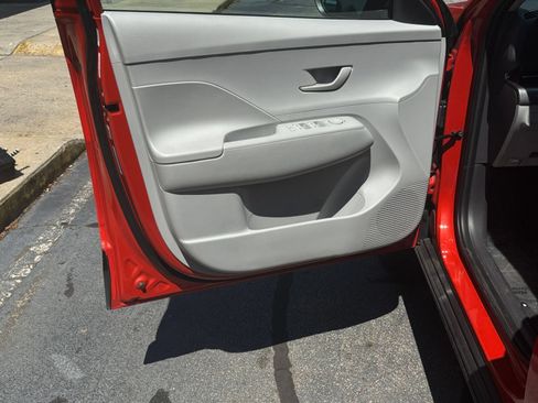 Used 2025 Hyundai Kona SEL AWD/4WD image 18
