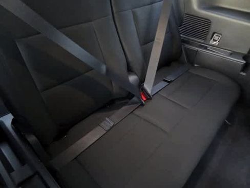 Used 2022 Ford Explorer XLT image 11