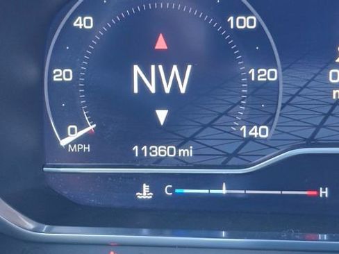 Used 2023 GMC Yukon SLT image 26