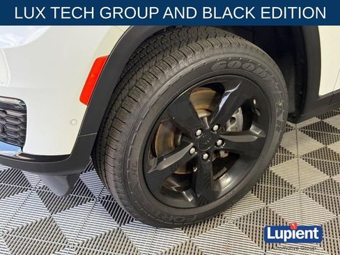 Used 2023 Jeep Grand Cherokee L Limited w/ Luxury Tech Group II AWD/4WD image 14