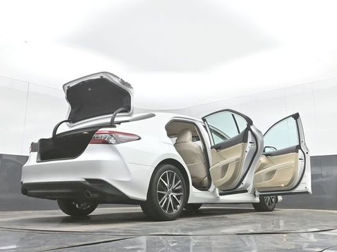 Used 2022 Toyota Camry XLE FWD image 51