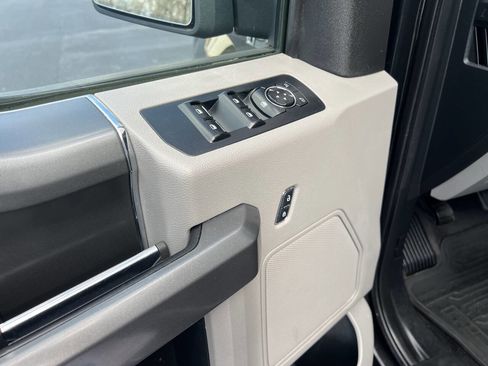 Used 2015 Ford F150 XLT w/ Equipment Group 302A Luxury image 16