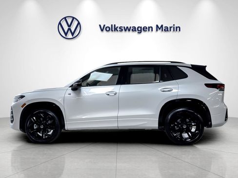 New 2026 Volkswagen Tiguan SE R-Line AWD/4WD image 2