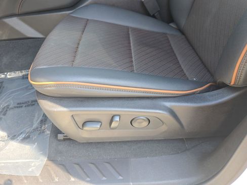 Used 2025 GMC Canyon AT4 w/ Nightfall Edition image 31