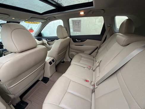 Used 2019 Nissan Rogue SL w/ Premium Package image 24