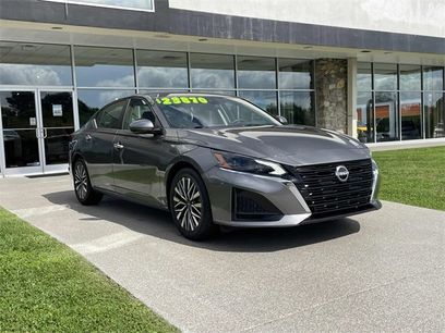 Used 2023 Nissan Altima 2.5 SV