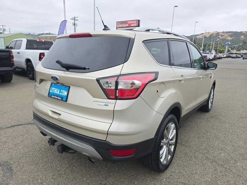 Used 2018 Ford Escape Titanium AWD/4WD image 5