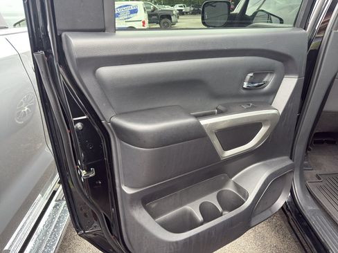 Used 2021 Nissan Titan SV w/ Accessory Utility Package RWD image 8