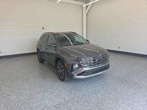 Used 2025 Hyundai Tucson Limited AWD/4WD image 7